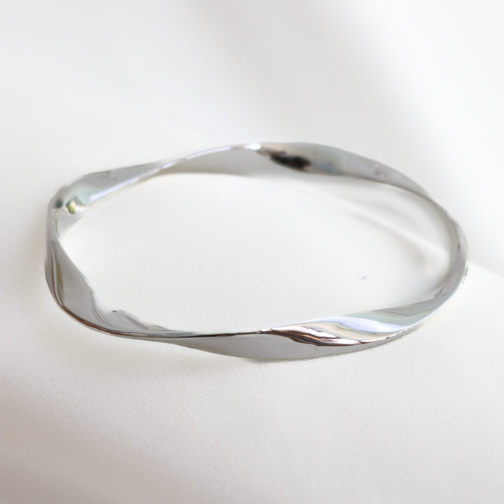 Lotus Bangle | Silver