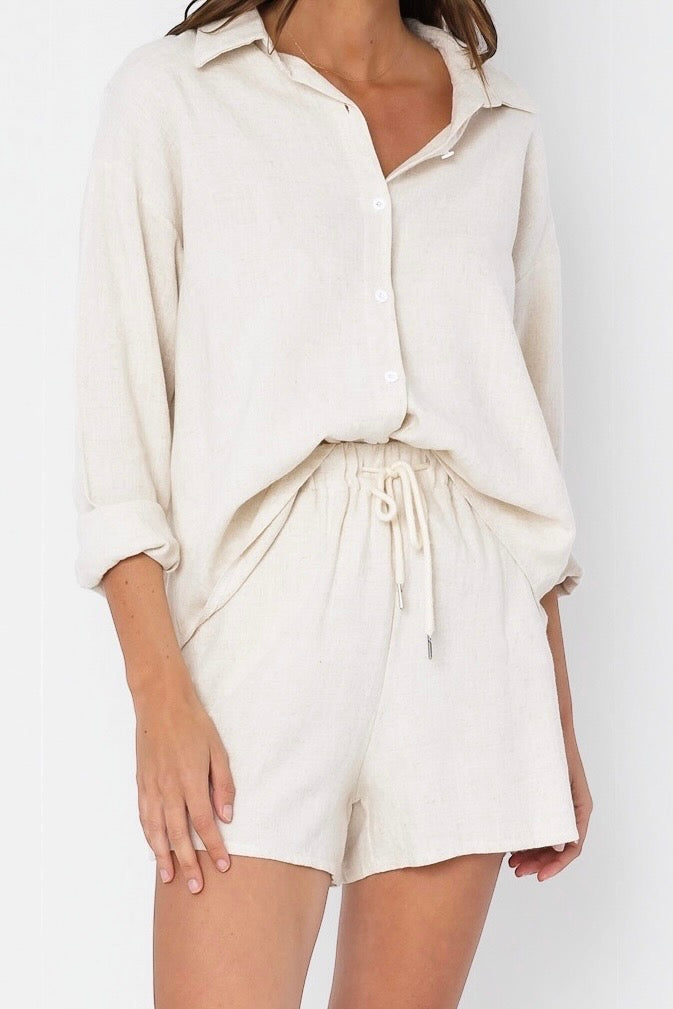 Noosa Linen Shirt in Oatmeal