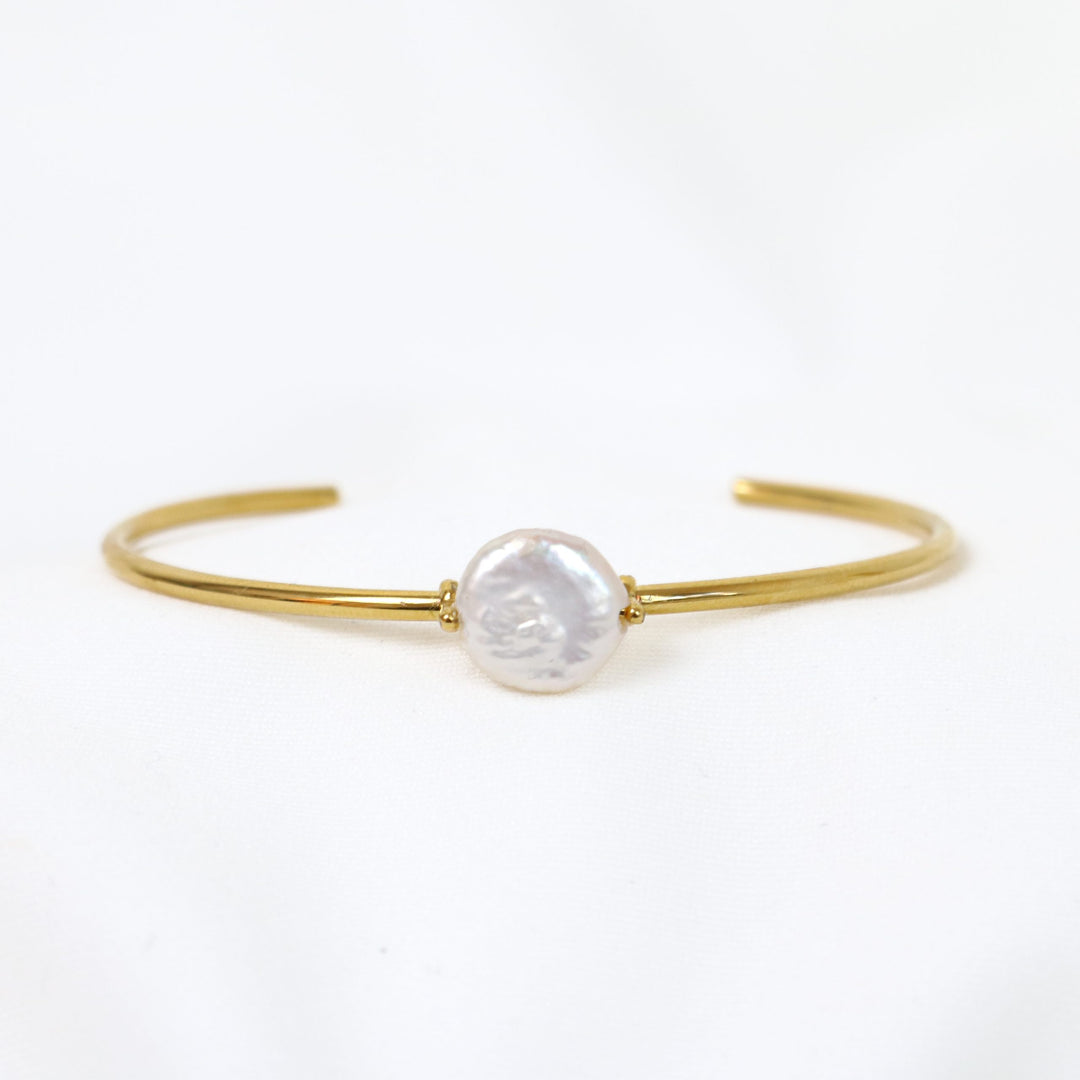 Perle Cuff | Gold with Freshwater Pearl
