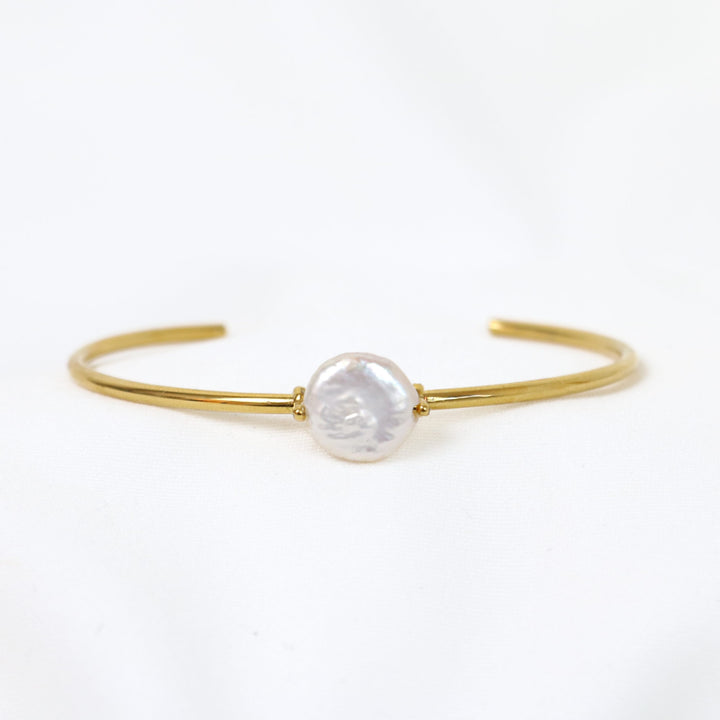 Perle Cuff | Gold with Freshwater Pearl